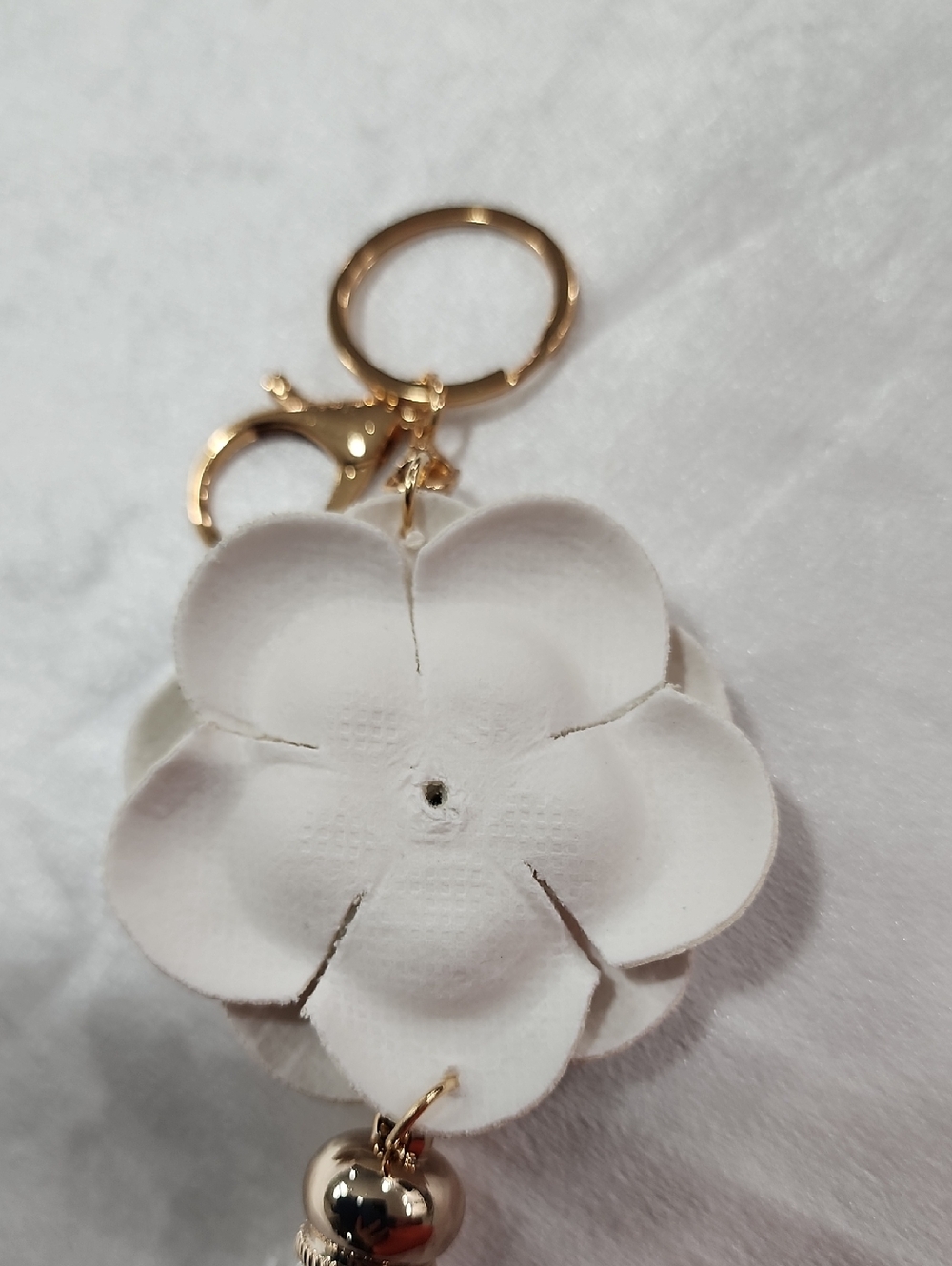 White Camellia Flower W/ Tassel Purse Bag Charm Keychain. Beautiful Tassel - Picture 6 of 6